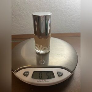 Glossier Stretch Fluid Foundation Very Light 4